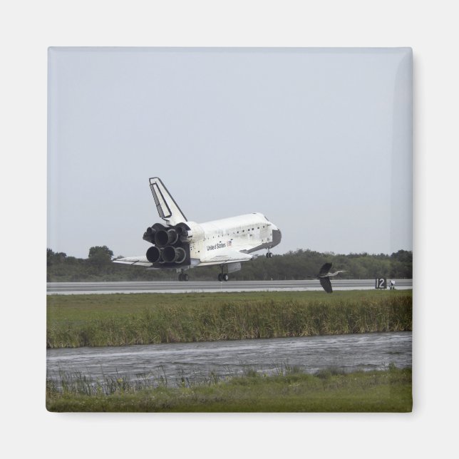 Space Shuttle Discovery Touchs 3 Magnet (Vorne)