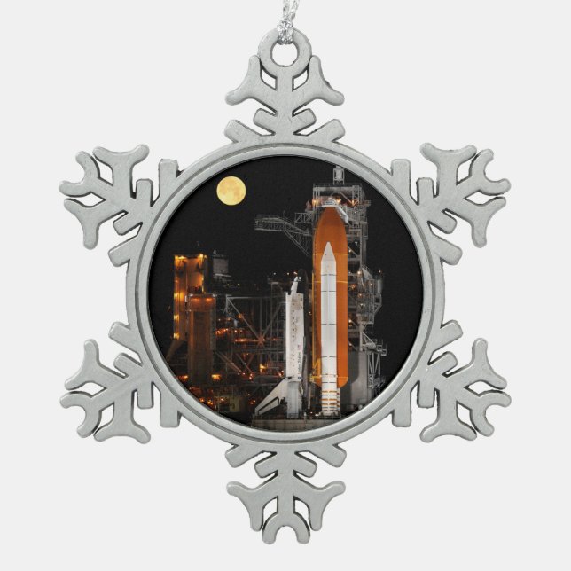 Space Shuttle Discovery und Mond Schneeflocken Zinn-Ornament (Vorderseite)