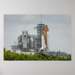 Space Shuttle Endeavor auf dem Launchpad 2 Poster