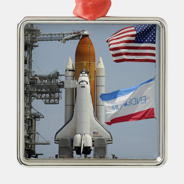 Space Shuttle Endeavor auf dem Launchpad 3 Ornament Aus Metall (Vorne)