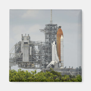 Space Shuttle Endeavor auf dem Launchpad 5 Magnet