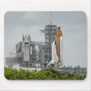 Space Shuttle Endeavor auf dem Launchpad 5 Mousepad