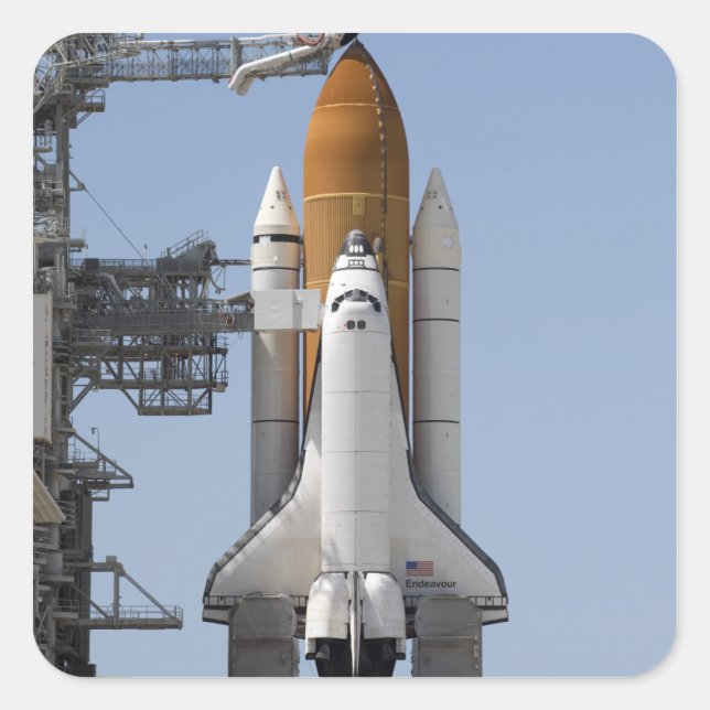 Space Shuttle Endeavor steht bereit Quadratischer Aufkleber (Vorderseite)