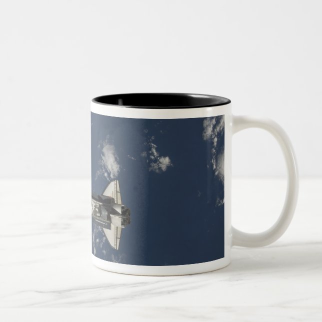Space Shuttle Endeavour 17 Zweifarbige Tasse (Rechts)