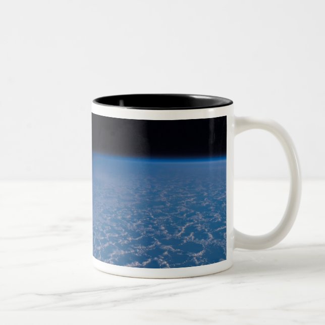 Space Shuttle Endeavour 24 Zweifarbige Tasse (Rechts)
