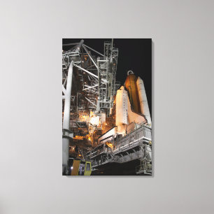 Space Shuttle Endeavour auf der Ladestation Leinwanddruck