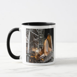 Space Shuttle Endeavour auf der Ladestation Tasse