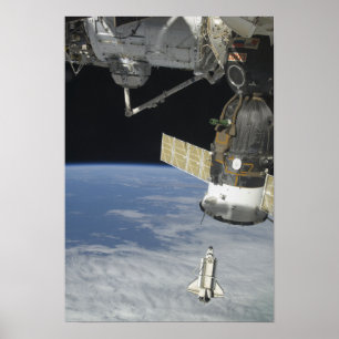 Space Shuttle Endeavour, ein Sojus-Raumschiff Poster