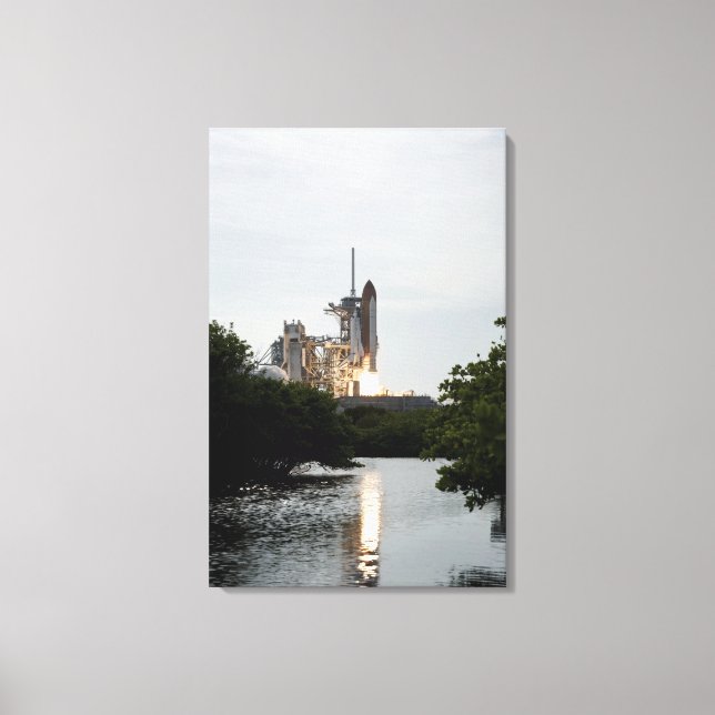 Space Shuttle Endeavour hebt 2 Leinwanddruck (Vorderseite)