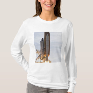 Space Shuttle Endeavour hebt 2 T-Shirt