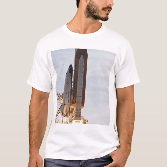 Space Shuttle Endeavour hebt 2 T-Shirt (Vorderseite)