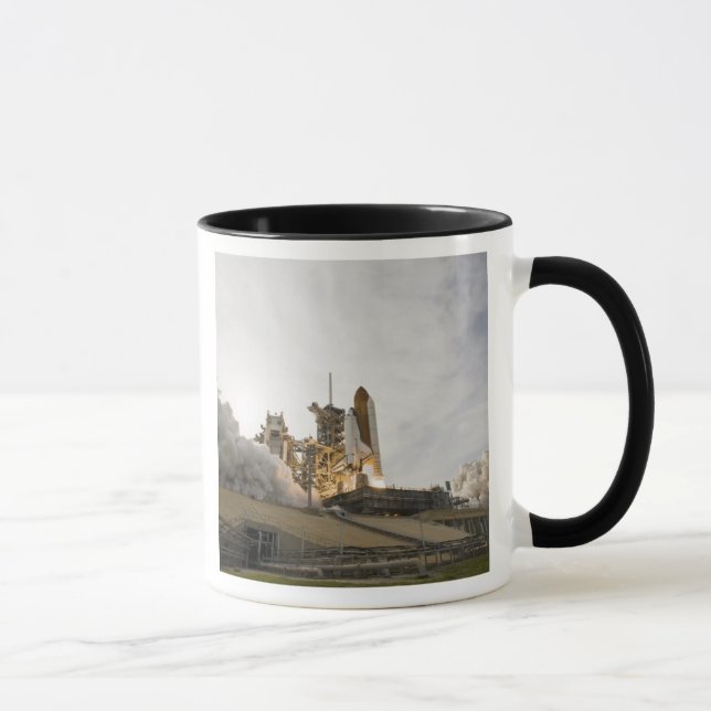 Space Shuttle Endeavour hebt 5 Tasse (Rechts)
