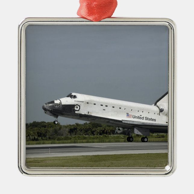 Space Shuttle Endeavour Touchs nach unten Ornament Aus Metall (Vorne)