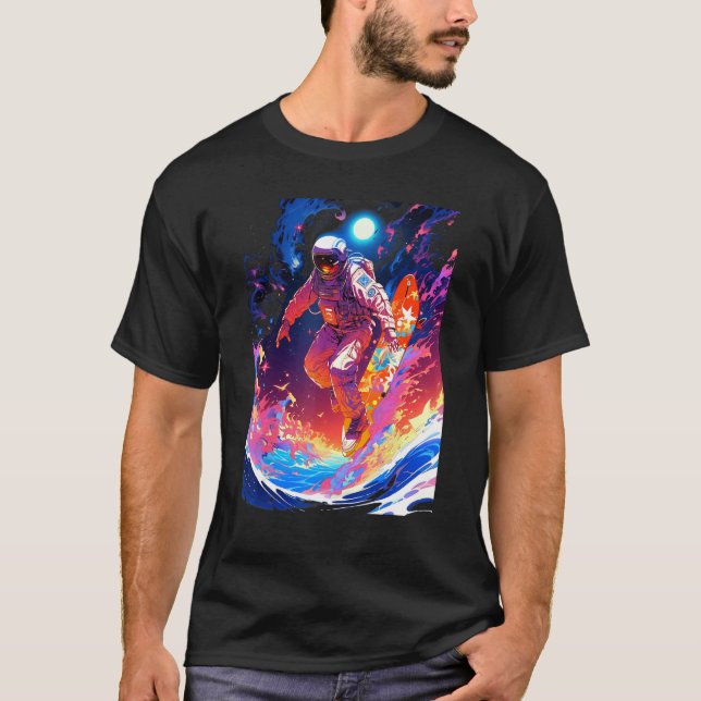 Spacer surfing the waves of an alien planet hangin T-Shirt (Vorderseite)