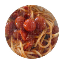 Spaghetti und Tomatenglas
