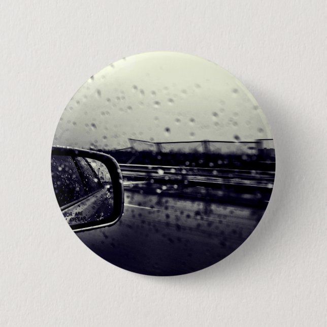 Spähen des äußeren Fensters nach Regen Button (Vorderseite)