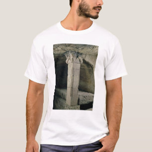 Spalte von der Krypta, mit dem Kopf von Mosese T-Shirt