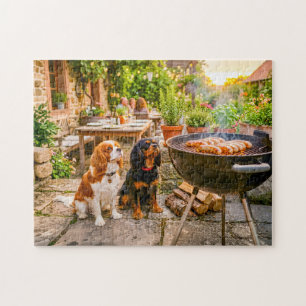 Spaniel-Duo beobachtet Terrassen-BBQ-Würstchen Puzzle