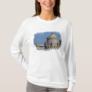 Spanien, Katalonien, Barcelona. Dachterrasse T-Shirt