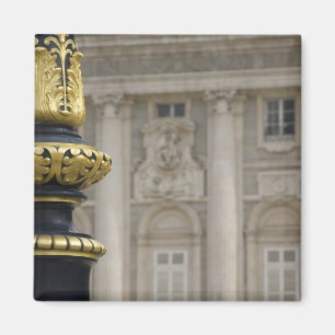 Spanien, Madrid. Königspalast, verzierte Goldlamp Magnet