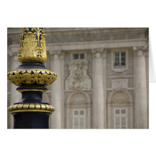 Spanien, Madrid. Königspalast, verzierte Goldlampe