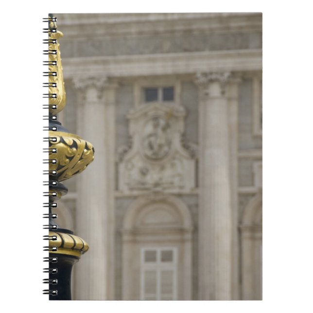 Spanien, Madrid. Königspalast, verzierte Goldlampe Notizblock (Vorderseite)