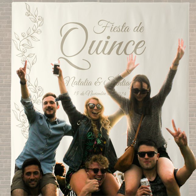 Spanisch Twins Fiesta de Quince Champagne Botanisc Wandteppich (Von Creator hochgeladen)