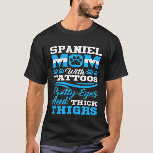 Spanische Mama mit Tattoos, Hübsche Augen und dick T-Shirt