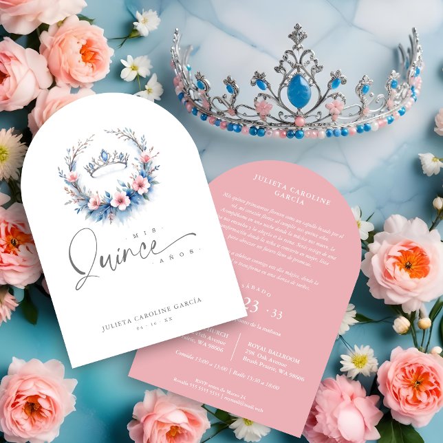 Spanish Lovely Blue Pink Floral Quinceañera Tiara Einladung (Spanish Romantic Blue & Pink Floral Quinceañera Invitations Cards with Tiara Design.)