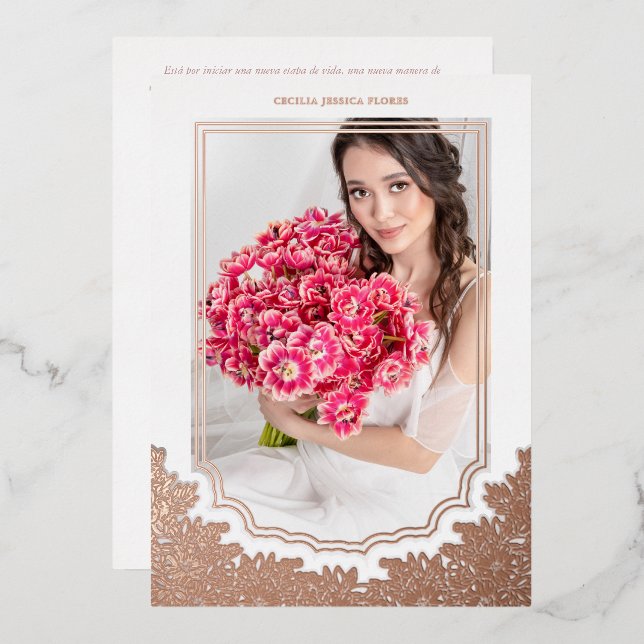 Spanish Luxury Floral Frame Mis XV Años Photo Folieneinladung (Vorderseite/Rückseite)