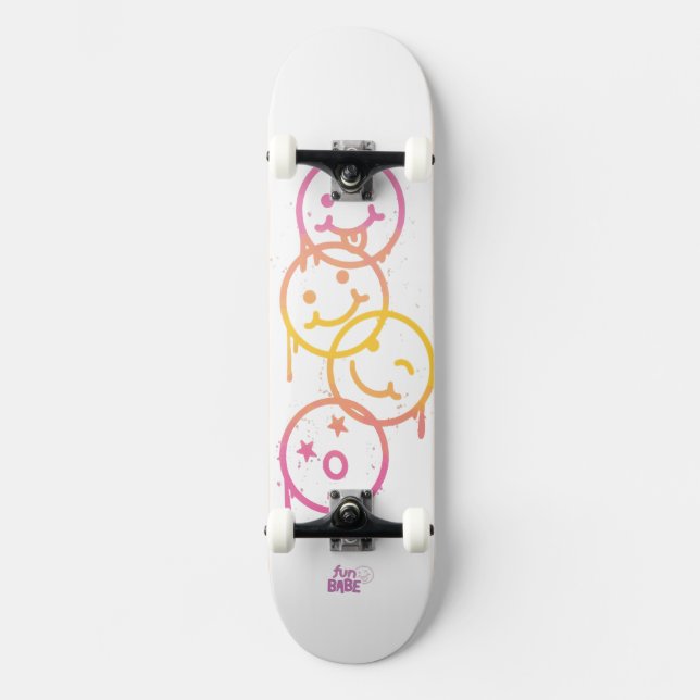 Spaß Babe: Triple Smiley Cruiser Skateboard (Vorderseite)