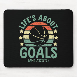 Spaß Basketballknaben leben über Tore und helfen Mousepad