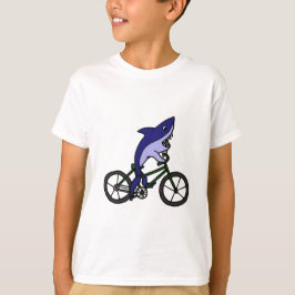Spaß-blauer Haifisch, der grünes Fahrrad fährt T-Shirt