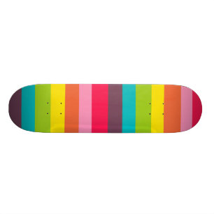 Spaß-bunter Regenbogen Stripes Girly Farbmuster Skateboard