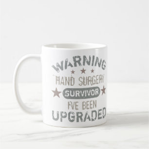 Spaß der Operation von Hand aktualisiert Kaffeetasse