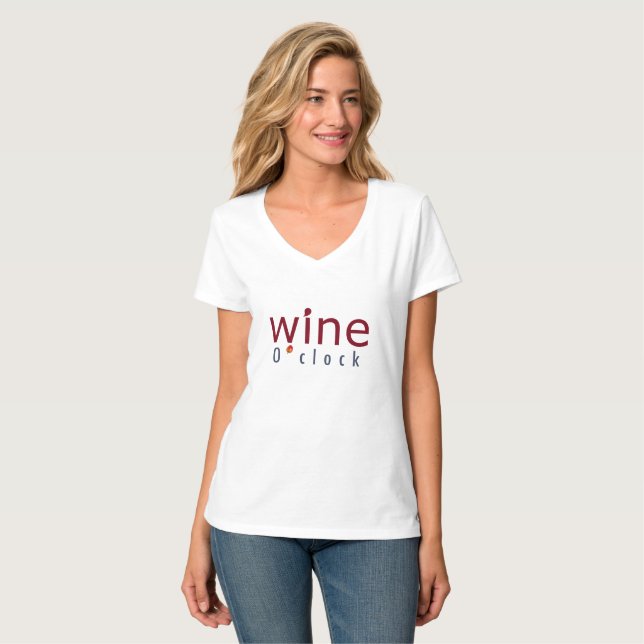 Spaß Elegante "Wine O'clock" Weinkultur und Erde T-Shirt (Vorderseite Vollansicht)