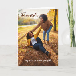 Spaß-Freunde helfen Ihnen beim Sturz Karte