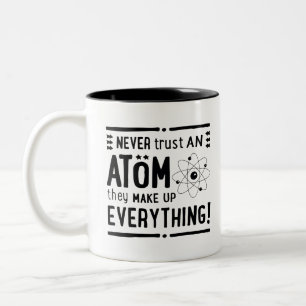 Spaß-Geschenk für Geeks oder Nerds, vertrauen ni Zweifarbige Tasse