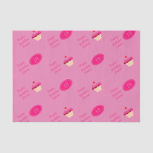Spaß, heller rosa kleiner Kuchen irgendein Seidenpapier