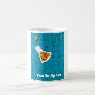 Spaß im Weltraum Vintage-Weltraumplakat Kaffeetasse