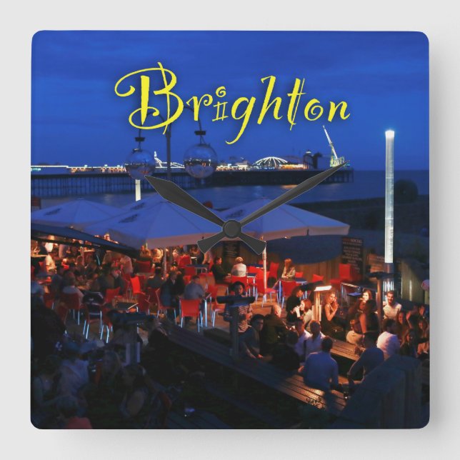 Spaß in Brighton! Quadratische Wanduhr (Vorderseite)