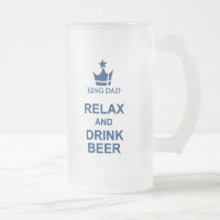 Spaß Königs Dad entspannen sich und trinken blaue