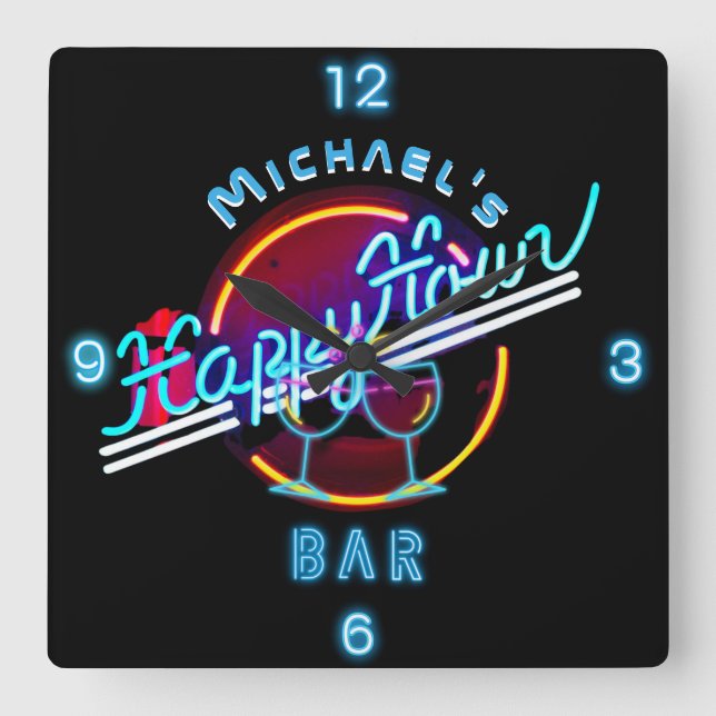 Spaß Personalisiert Mancave Bar Den Happy Hour Quadratische Wanduhr (Vorderseite)