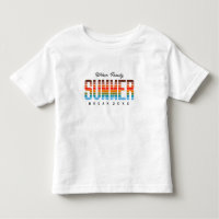 Spaßiger Sommeruntergang Strand Familienurlaub