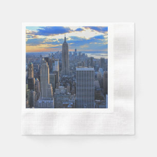 Später Nachmittag NYC-Skyline, wenn der Sonnenunte Serviette