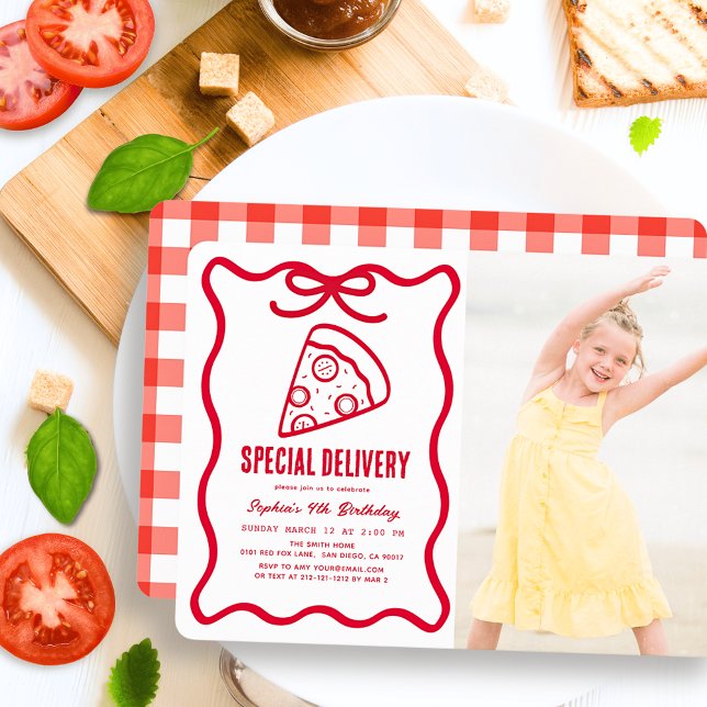 Special Delivery Red Bow Pizza Photo Birthday Einladung (Von Creator hochgeladen)