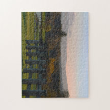 Spektakuläre irische Landschaft. Der Weg zum See