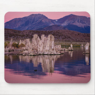 Spektakulärer Mono Lake im Schatten Mousepad