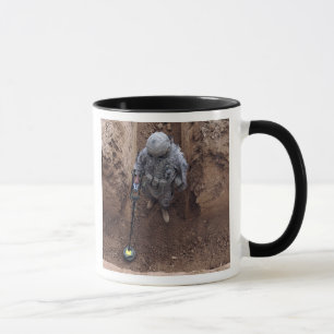 Spezialistensuchen nach einem Waffenpufferspeicher Tasse