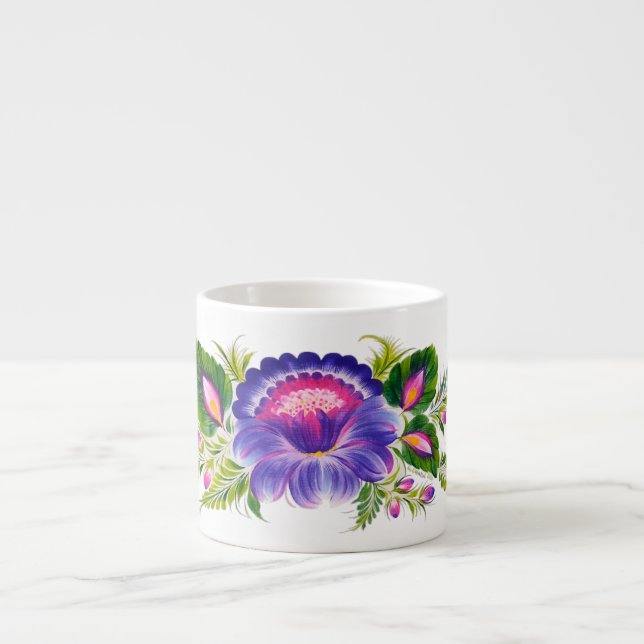 Spezielle Tasse mit ukrainischem Blumendesign (Vorderseite)